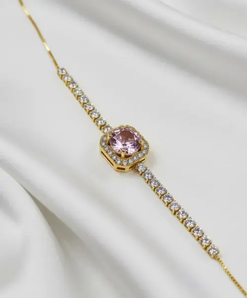 Violet Solitaire Gold Bracelet